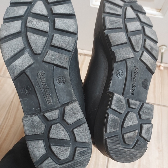 Blundstone Black Chelsea Boot - Picture 8 of 9